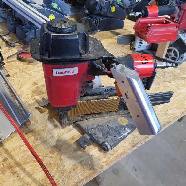 Zszywacz pneumatyczny Haubold Inliner DC