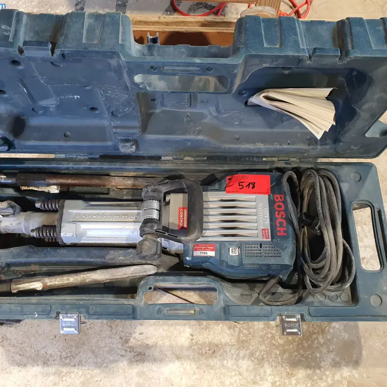 Młot wyburzeniowy Bosch GSH16