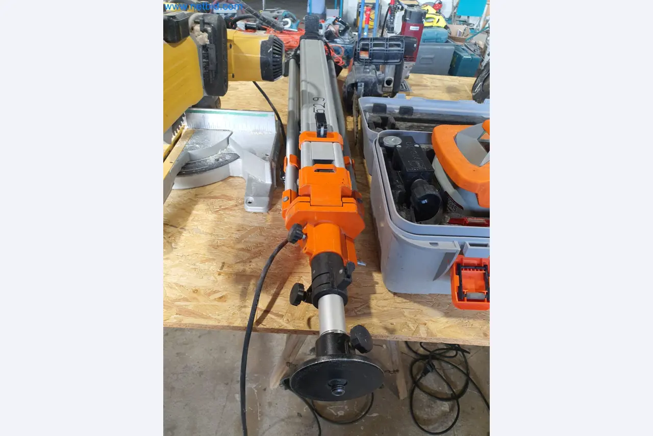 Holzbearbeitende- und metallbearbeitende Maschinen und Warenlager eines Fertighausherstellers -2