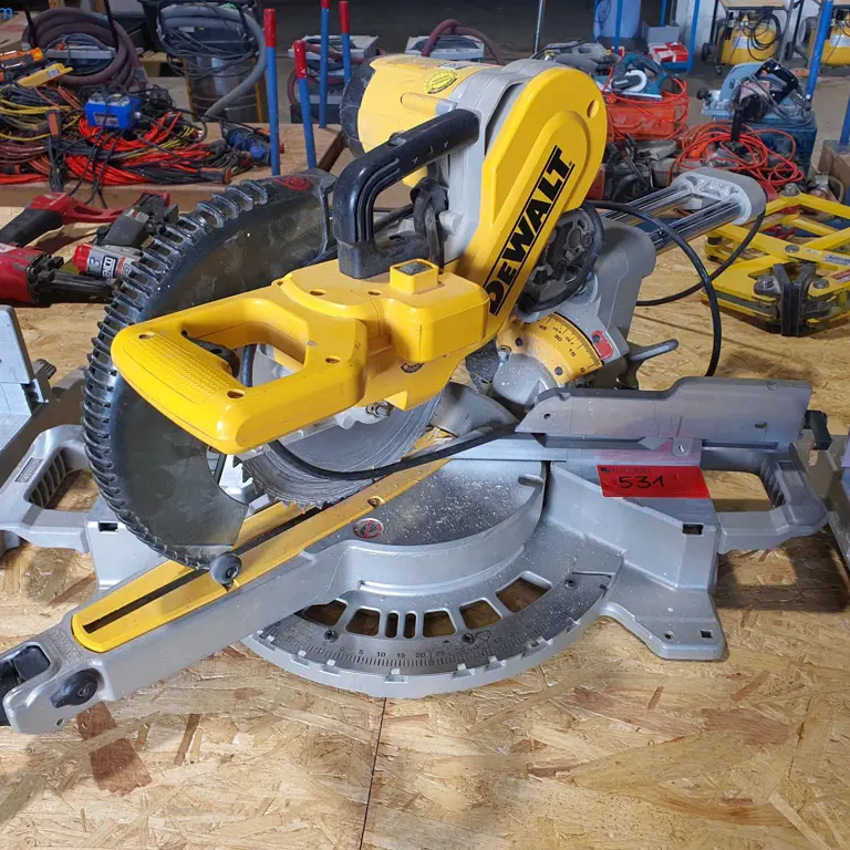 Kappsäge DeWalt DWS727