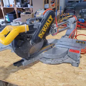 Kappsäge DeWalt DW780
