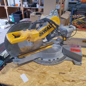 Kappsäge DeWalt DWS780