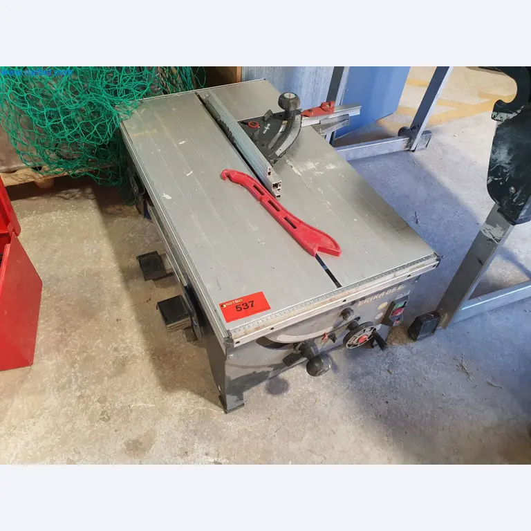 Holzbearbeitende- und metallbearbeitende Maschinen und Warenlager eines Fertighausherstellers -1