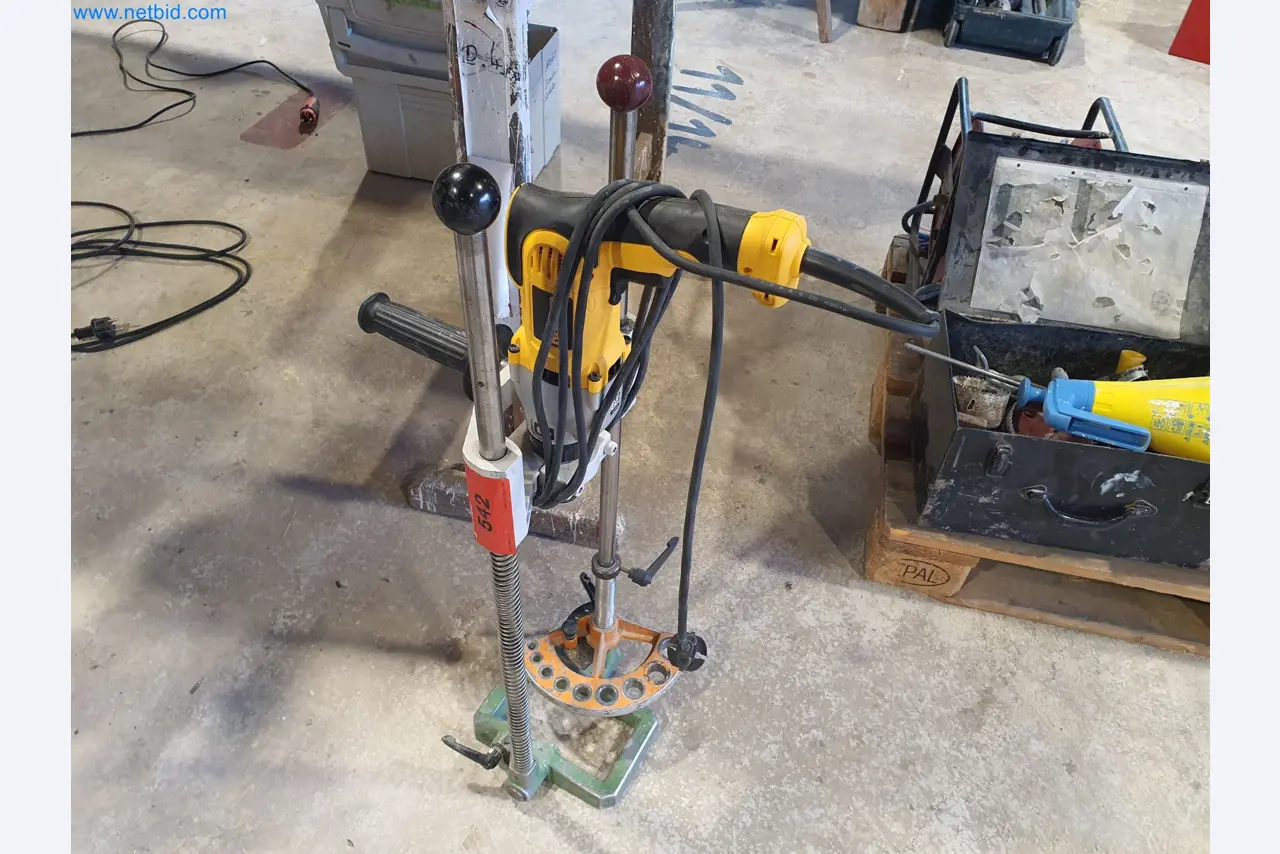 Maszyny do obróbki drewna i metalu oraz magazyn producenta domów prefabrykowanych-1