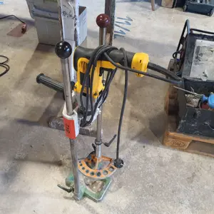 Bohrmaschine DeWalt DWD524