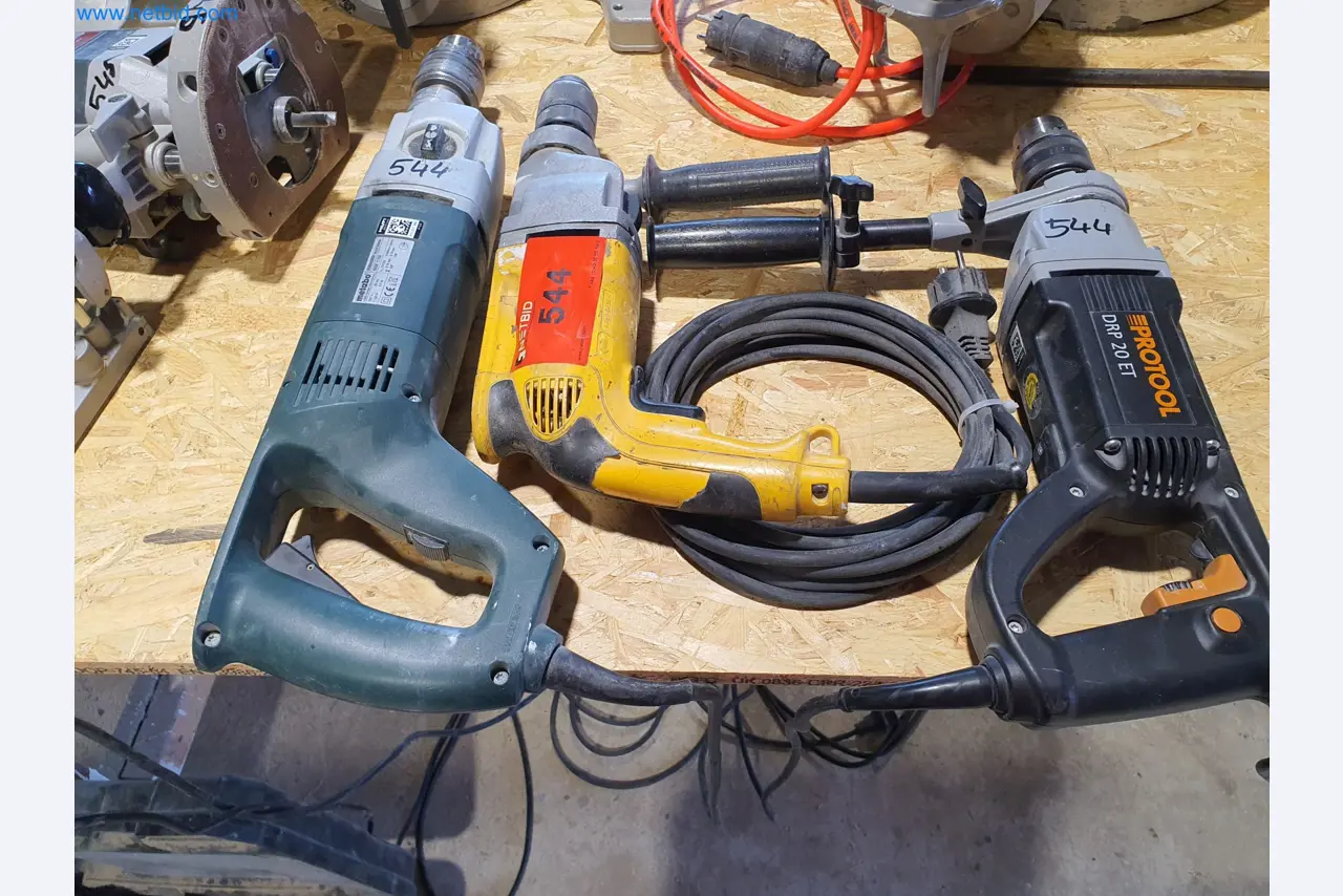 Holzbearbeitende- und metallbearbeitende Maschinen und Warenlager eines Fertighausherstellers -1