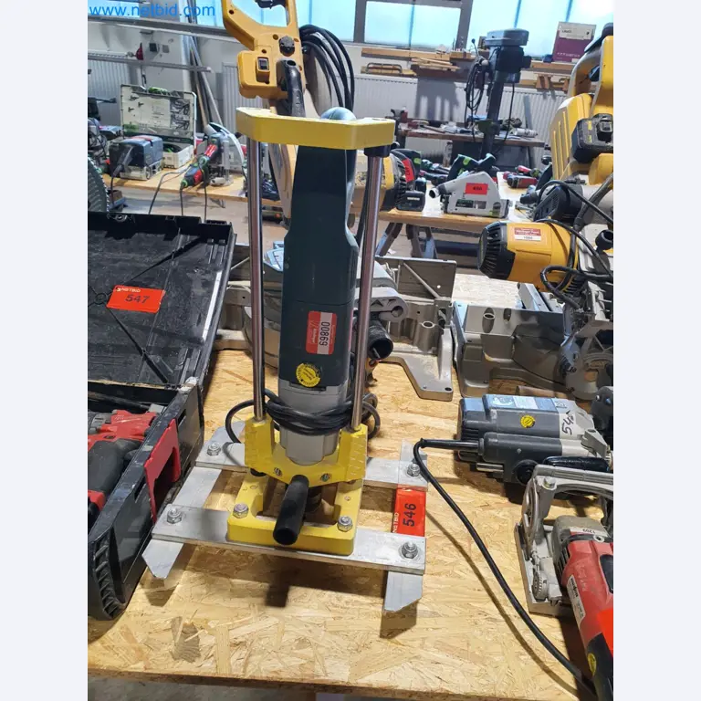 Maszyny do obróbki drewna i metalu oraz magazyn producenta domów prefabrykowanych-1