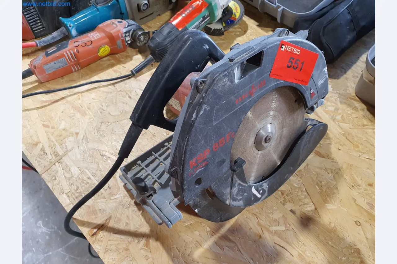 Holzbearbeitende- und metallbearbeitende Maschinen und Warenlager eines Fertighausherstellers -1