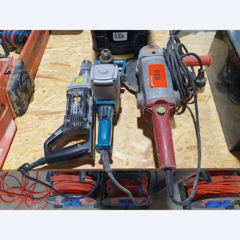 Holzbearbeitende- und metallbearbeitende Maschinen und Warenlager eines Fertighausherstellers -1