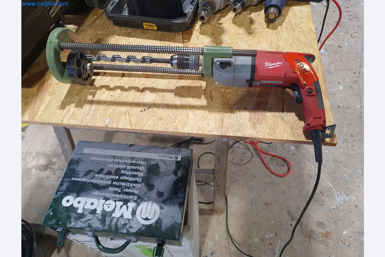 Stroji za obdelavo lesa in kovin ter skladišče proizvajalca montažnih hiš-1