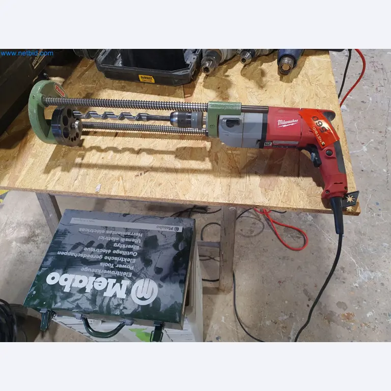 Stroji za obdelavo lesa in kovin ter skladišče proizvajalca montažnih hiš-1