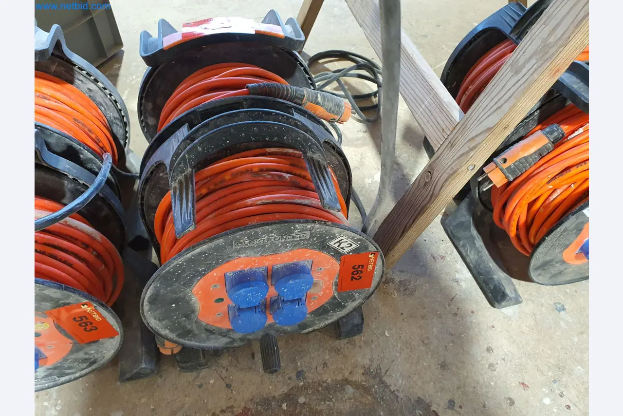 Holzbearbeitende- und metallbearbeitende Maschinen und Warenlager eines Fertighausherstellers -1