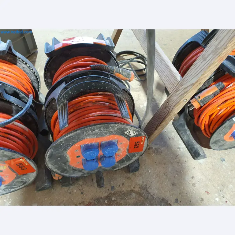 Holzbearbeitende- und metallbearbeitende Maschinen und Warenlager eines Fertighausherstellers -1