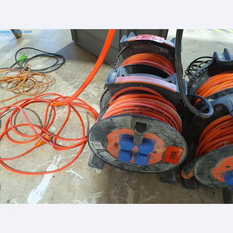 Holzbearbeitende- und metallbearbeitende Maschinen und Warenlager eines Fertighausherstellers -1