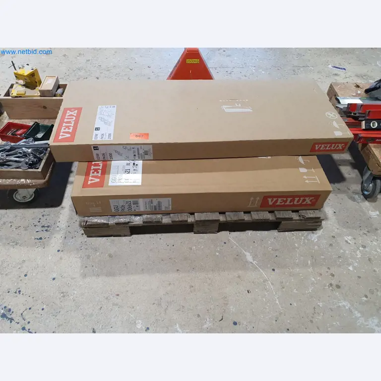 Holzbearbeitende- und metallbearbeitende Maschinen und Warenlager eines Fertighausherstellers -1