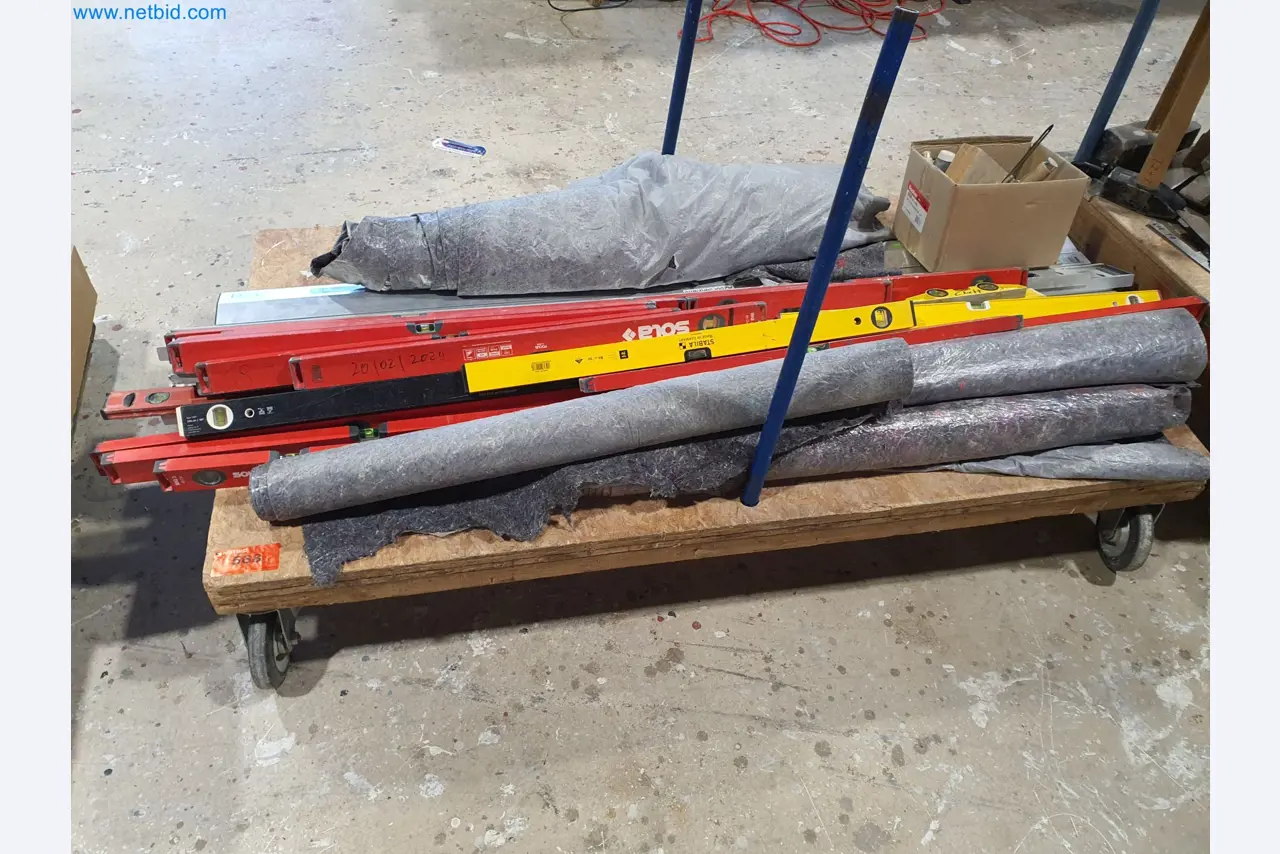 Holzbearbeitende- und metallbearbeitende Maschinen und Warenlager eines Fertighausherstellers -1