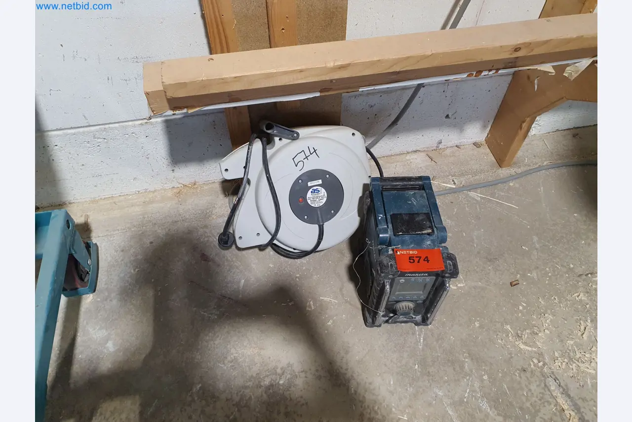 Dřevoobráběcí a kovoobráběcí stroje a sklad výrobce montovaných domů-1