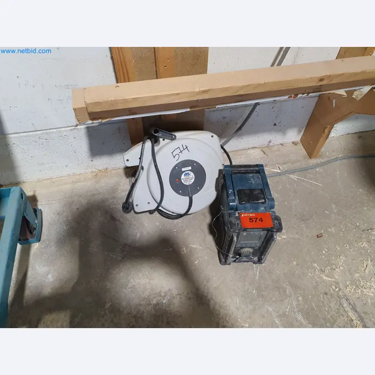 Dřevoobráběcí a kovoobráběcí stroje a sklad výrobce montovaných domů-1