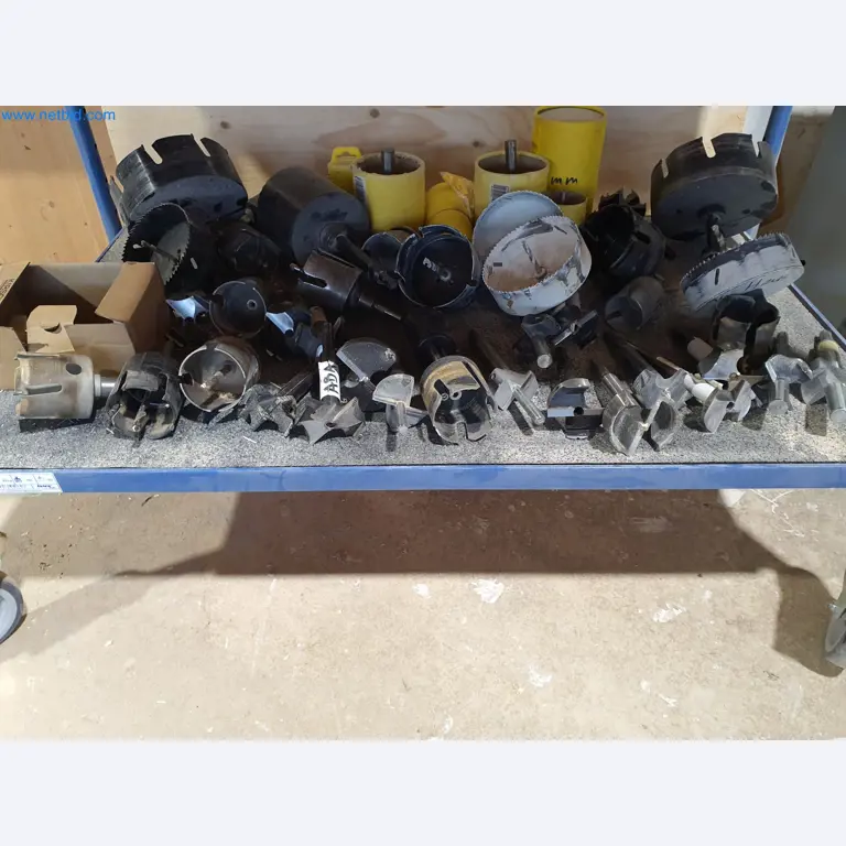 Holzbearbeitende- und metallbearbeitende Maschinen und Warenlager eines Fertighausherstellers -2