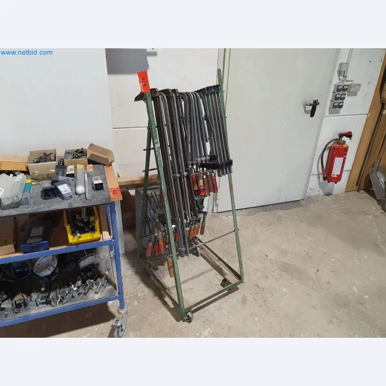 Holzbearbeitende- und metallbearbeitende Maschinen und Warenlager eines Fertighausherstellers -1