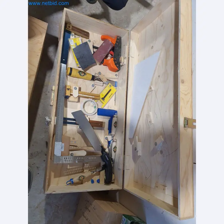 Holzbearbeitende- und metallbearbeitende Maschinen und Warenlager eines Fertighausherstellers -1