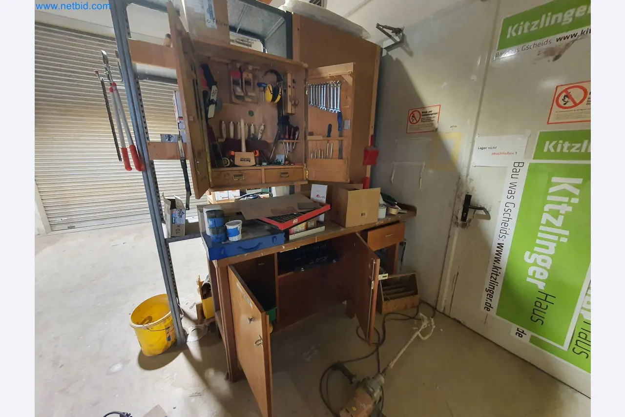 Holzbearbeitende- und metallbearbeitende Maschinen und Warenlager eines Fertighausherstellers -1