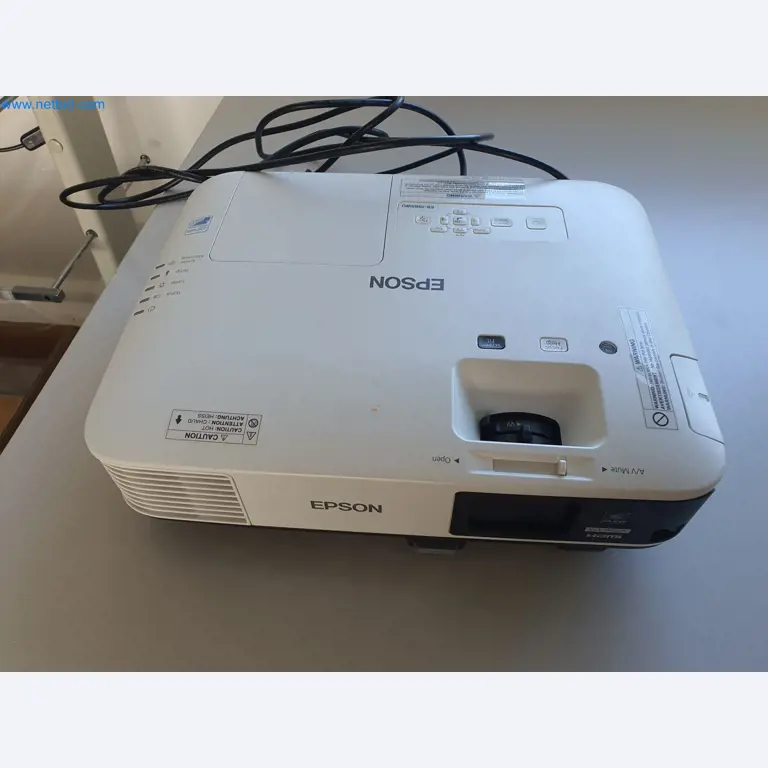 Holzbearbeitende- und metallbearbeitende Maschinen und Warenlager eines Fertighausherstellers -1