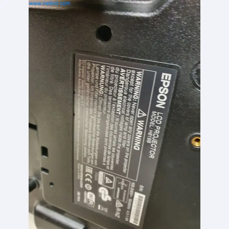 Holzbearbeitende- und metallbearbeitende Maschinen und Warenlager eines Fertighausherstellers -2