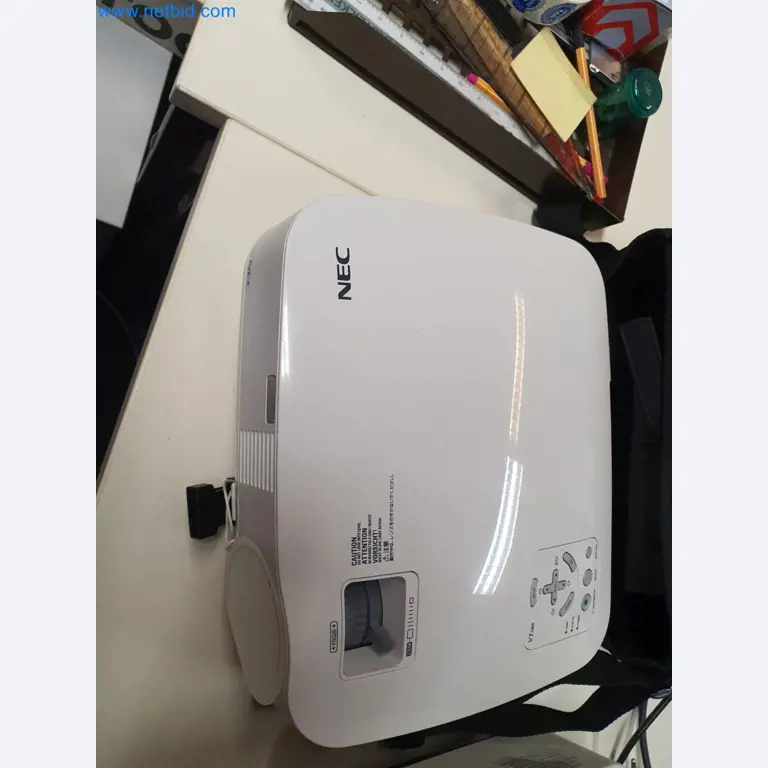 Holzbearbeitende- und metallbearbeitende Maschinen und Warenlager eines Fertighausherstellers -3