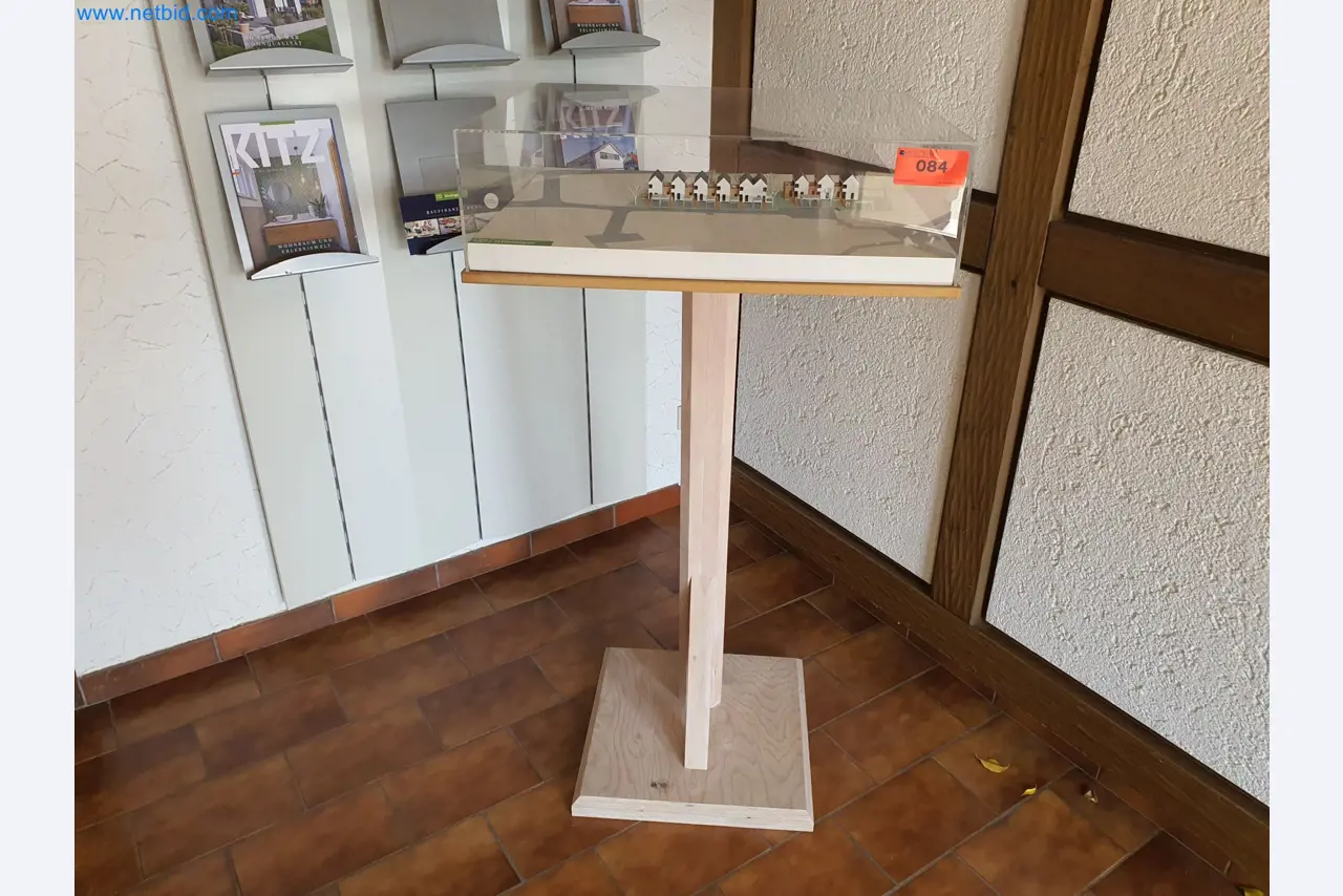 Holzbearbeitende- und metallbearbeitende Maschinen und Warenlager eines Fertighausherstellers -1