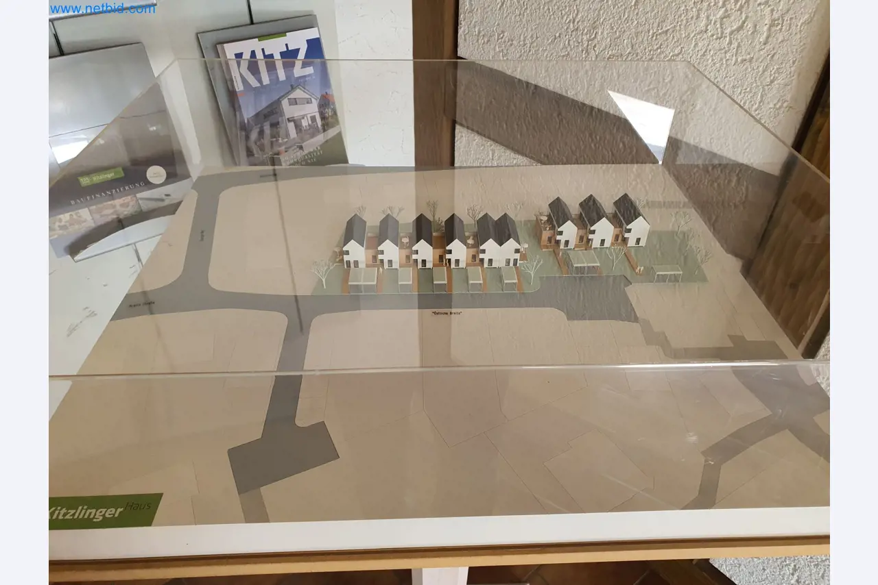 Holzbearbeitende- und metallbearbeitende Maschinen und Warenlager eines Fertighausherstellers -2