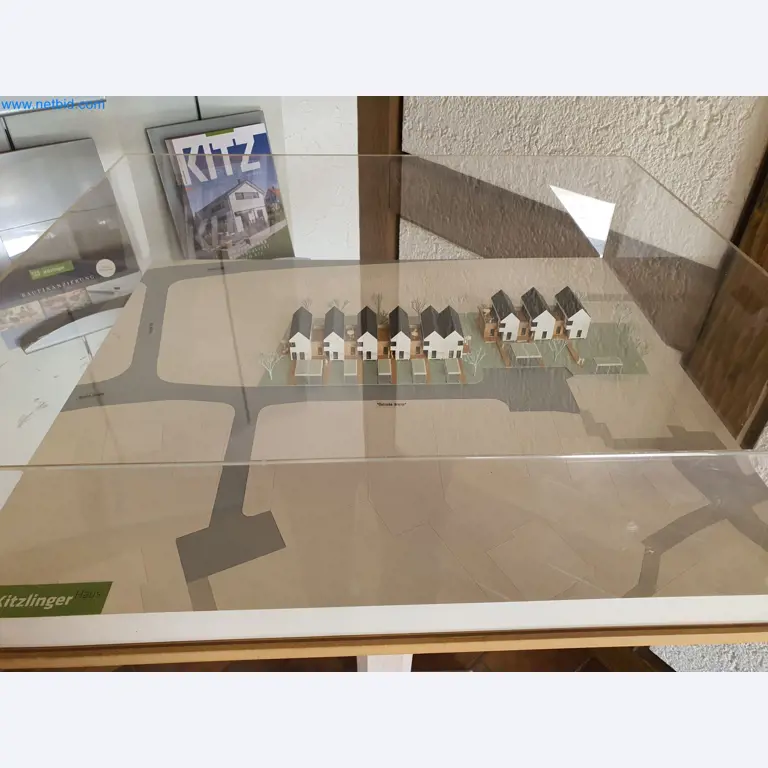 Holzbearbeitende- und metallbearbeitende Maschinen und Warenlager eines Fertighausherstellers -2