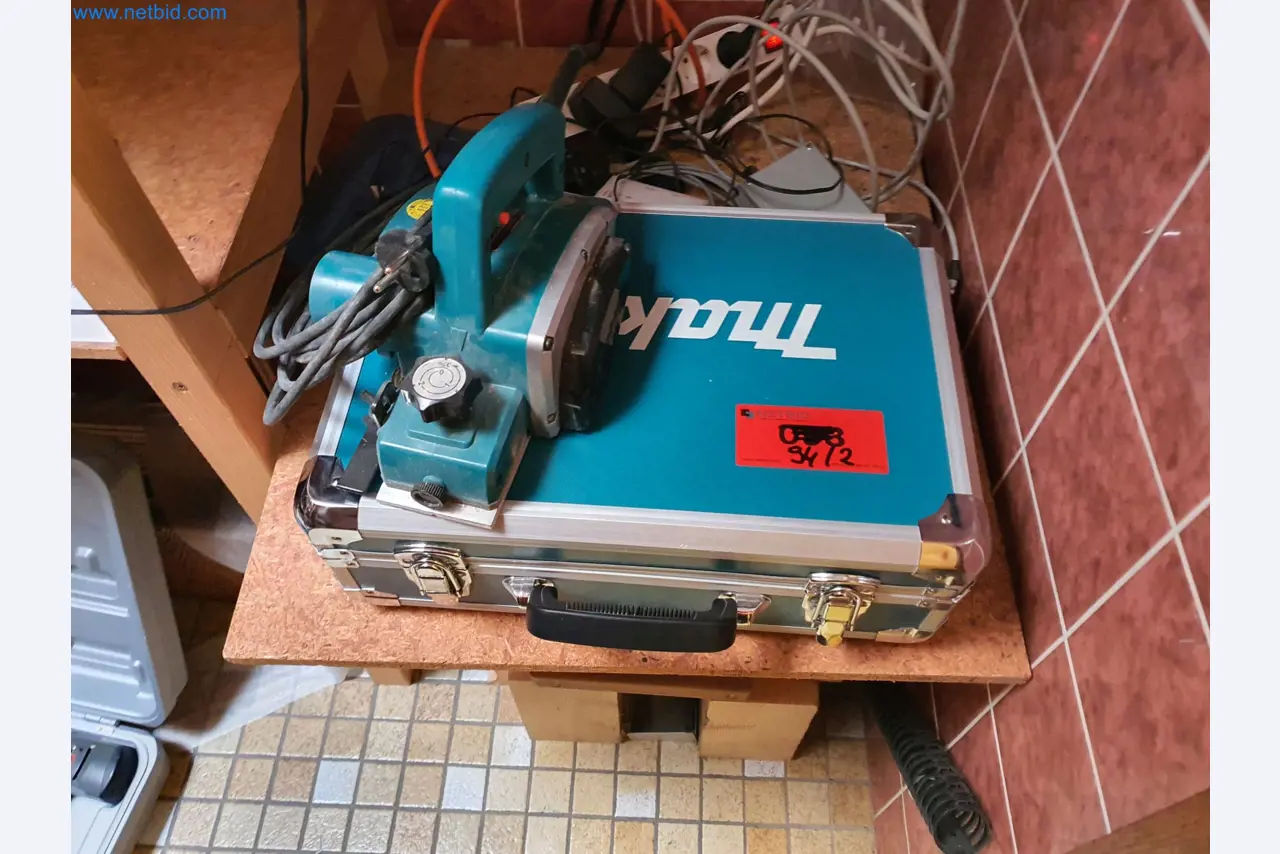 Holzbearbeitende- und metallbearbeitende Maschinen und Warenlager eines Fertighausherstellers -3