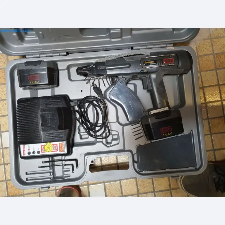 Holzbearbeitende- und metallbearbeitende Maschinen und Warenlager eines Fertighausherstellers -1