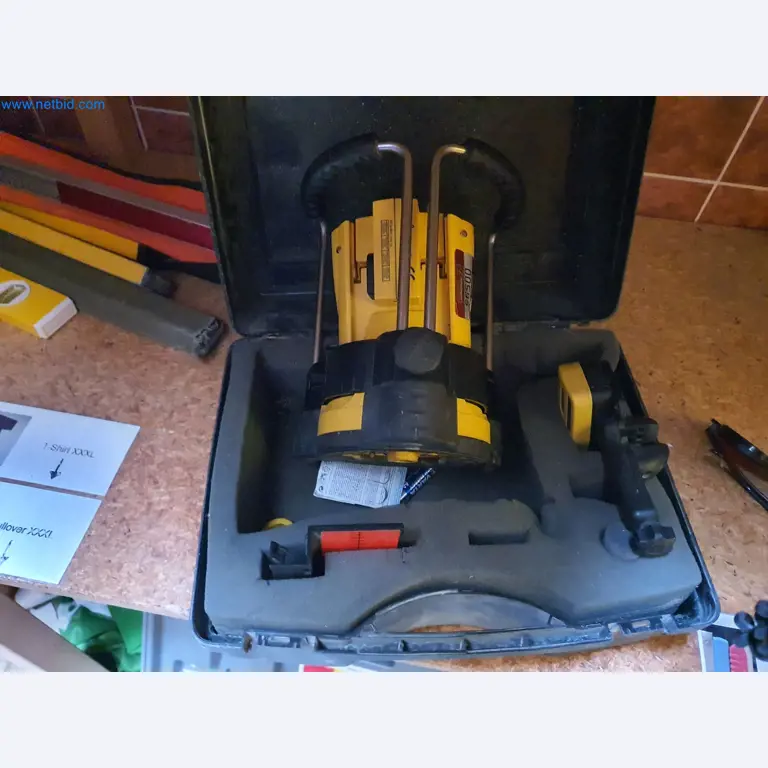 Holzbearbeitende- und metallbearbeitende Maschinen und Warenlager eines Fertighausherstellers -2