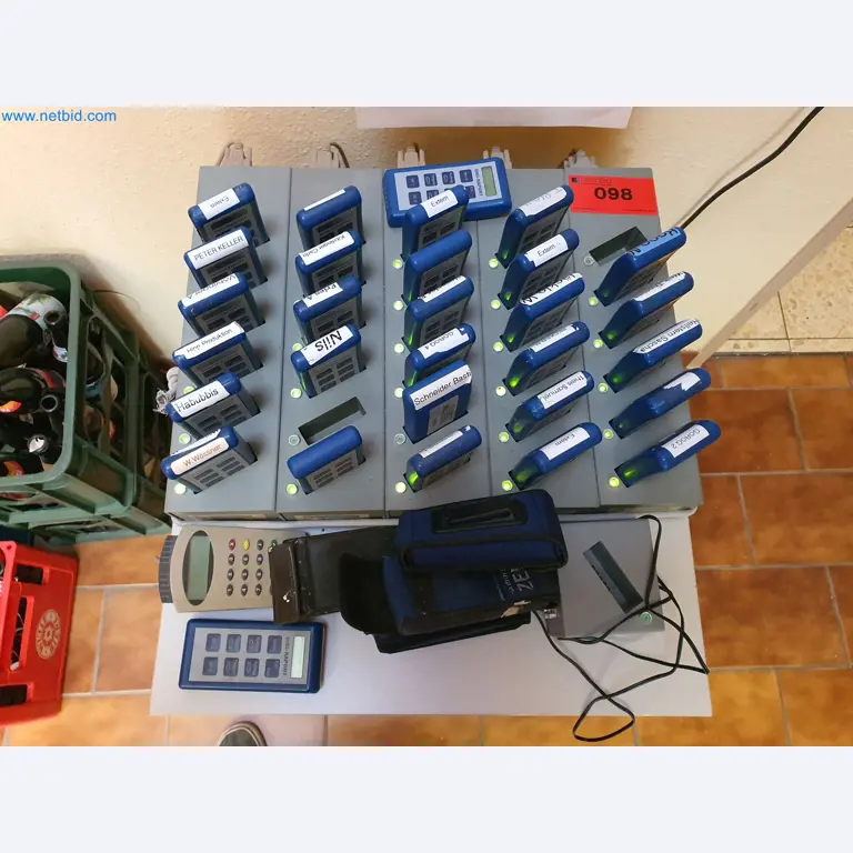 Holzbearbeitende- und metallbearbeitende Maschinen und Warenlager eines Fertighausherstellers -1