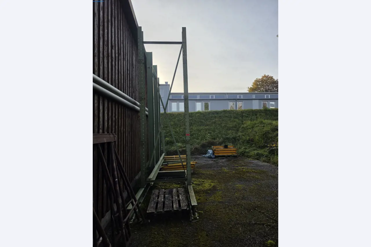 Maszyny do obróbki drewna i metalu oraz magazyn producenta domów prefabrykowanych-2