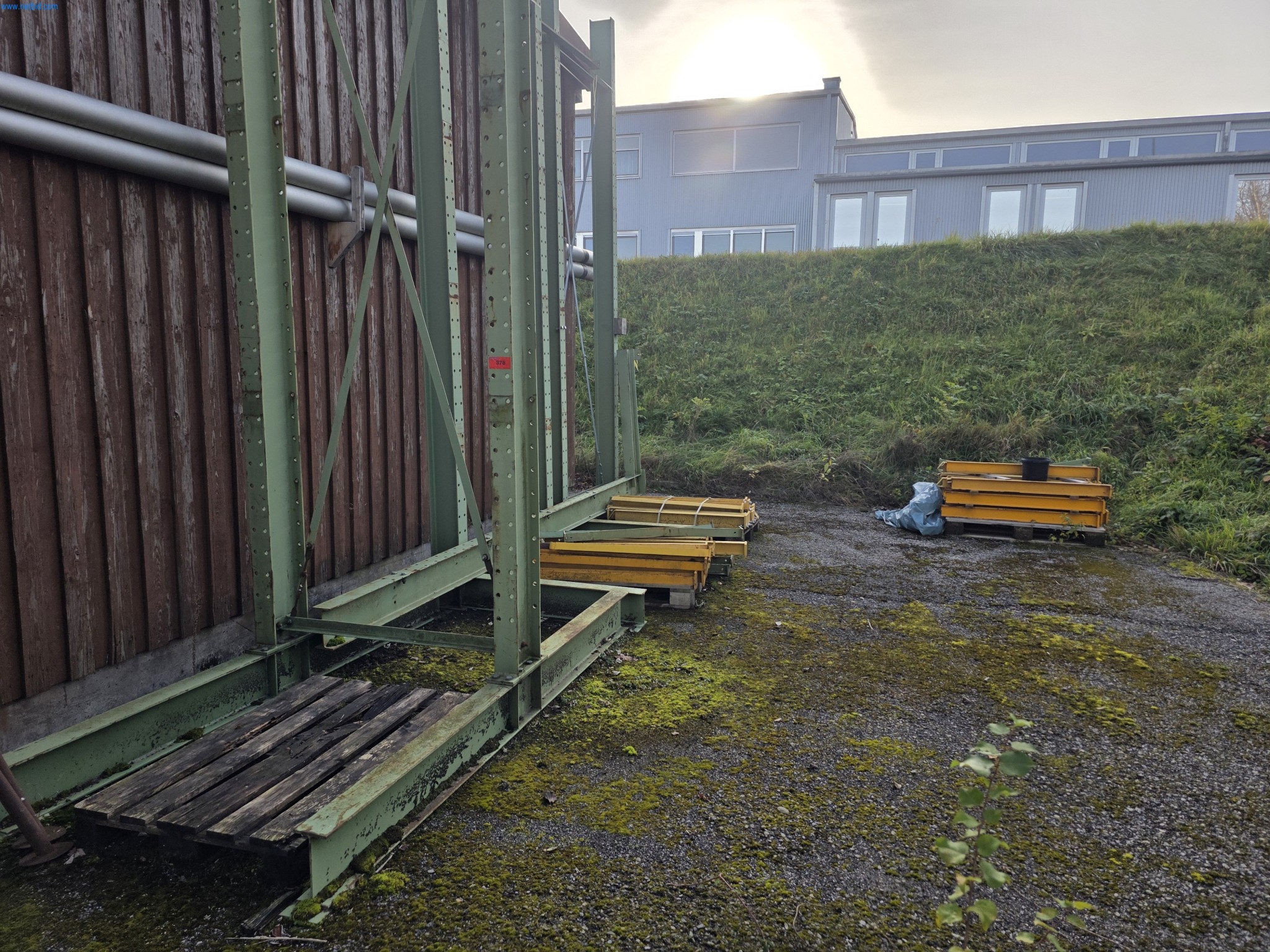 Maszyny do obróbki drewna i metalu oraz magazyn producenta domów prefabrykowanych-1