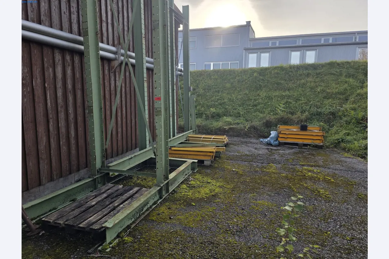 Maszyny do obróbki drewna i metalu oraz magazyn producenta domów prefabrykowanych-1