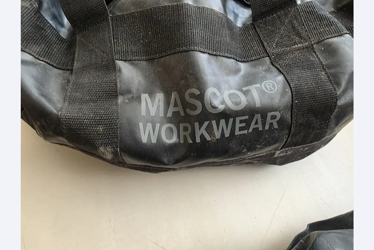 Woodworking and metalworking machines and warehouse of a prefabricated house manufacturer-1