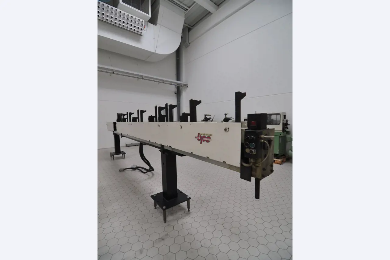 Machines for the woodworking & metalworking industry in Spain-10