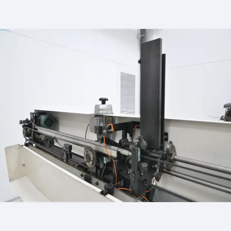 Machines for the woodworking & metalworking industry in Spain-13