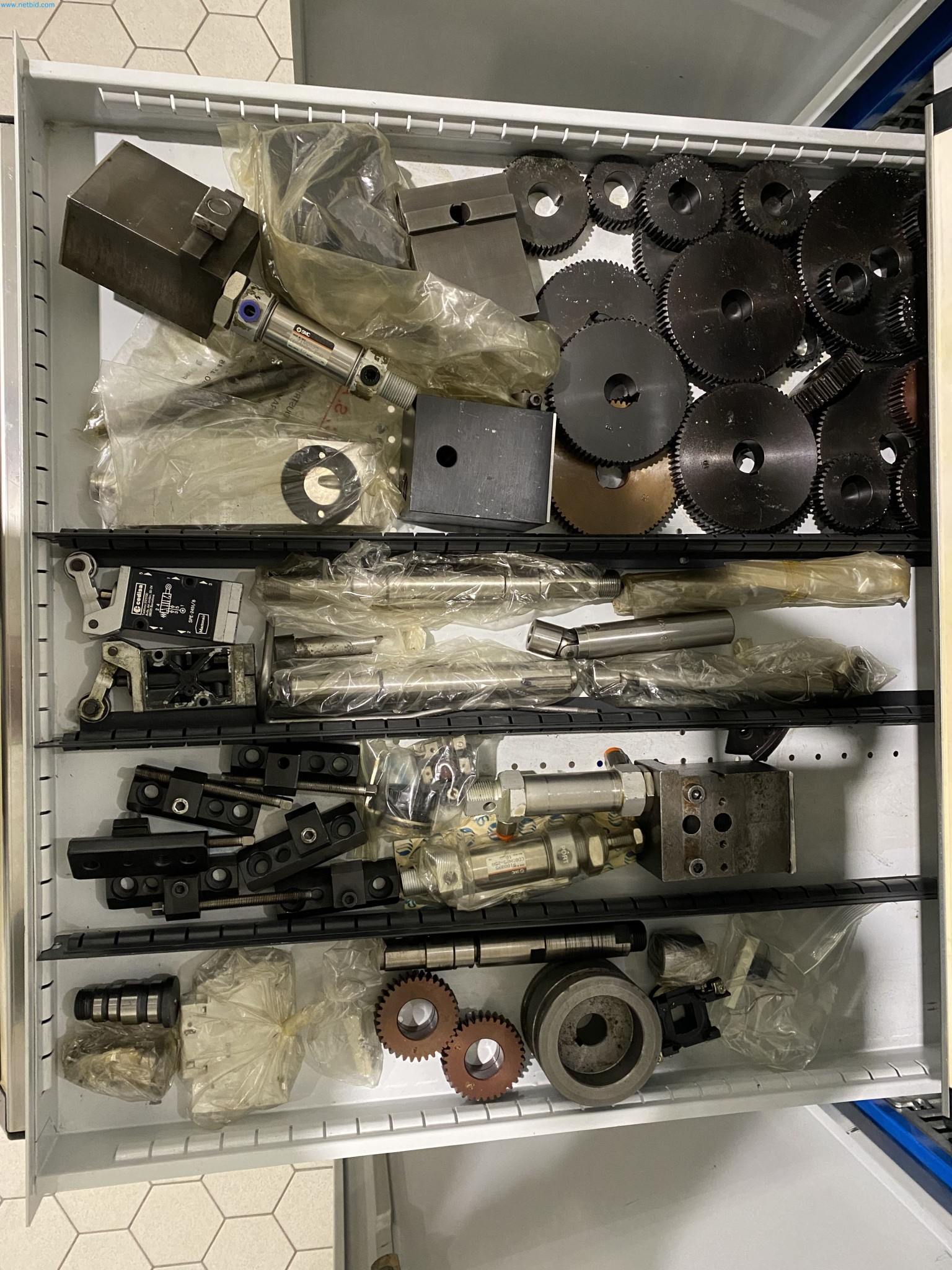 Máquinas para la transformación de la madera y el metal en España-6