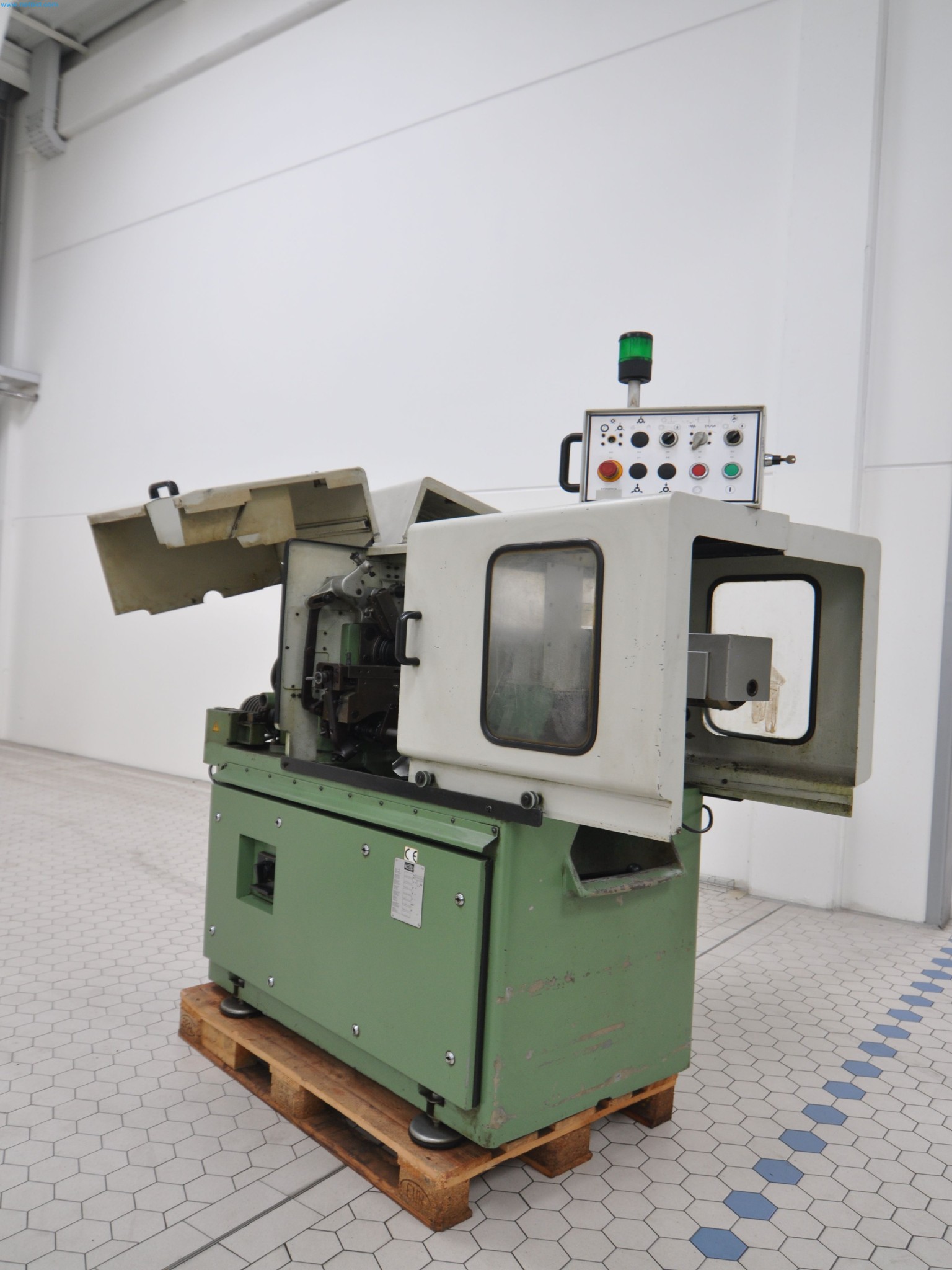 Stroje na zpracování dřeva a kovů ve Španělsku-8