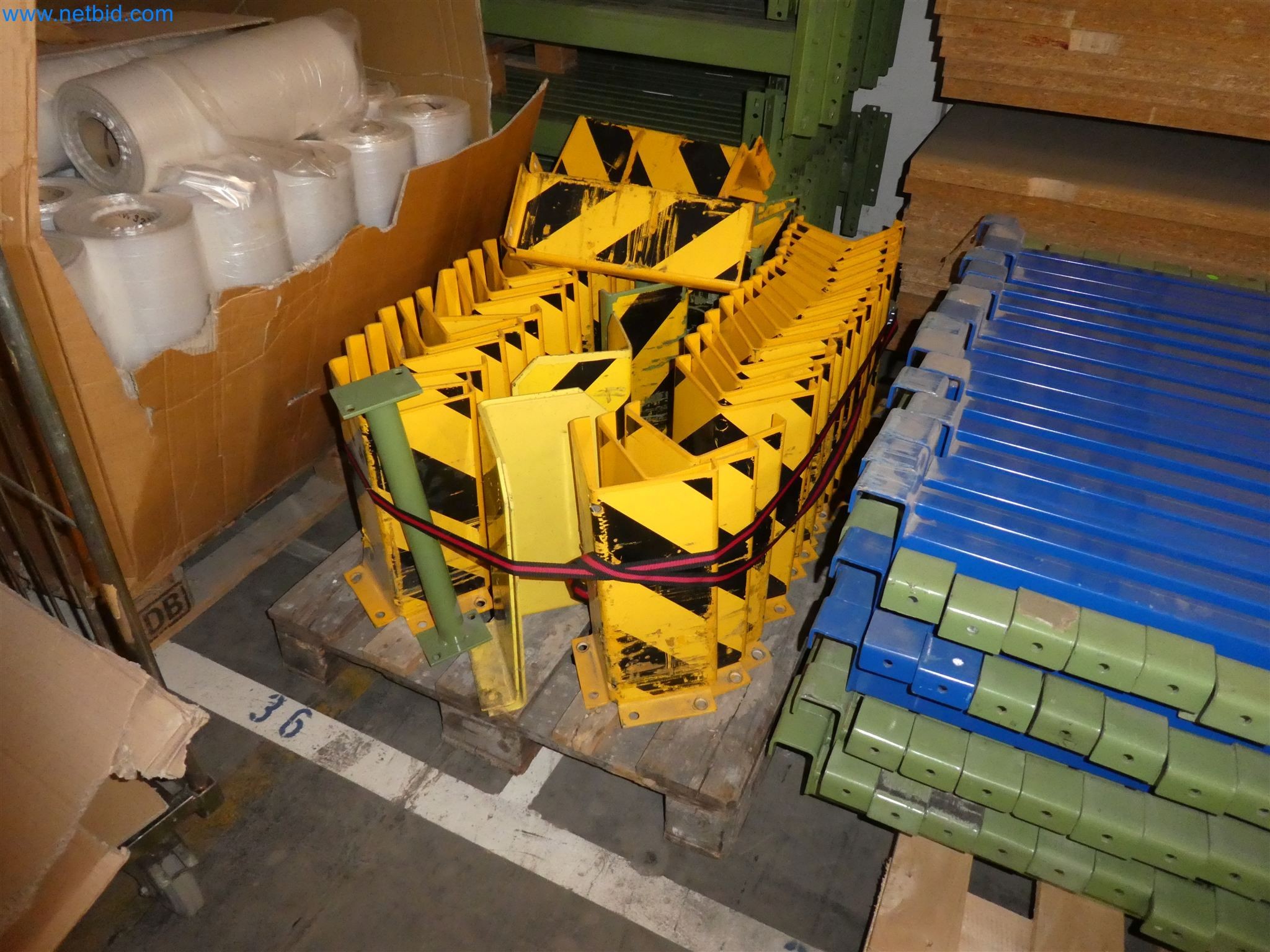 Equipamento operacional, de escritório e comercial para uma empresa de venda por correspondência em linha-12