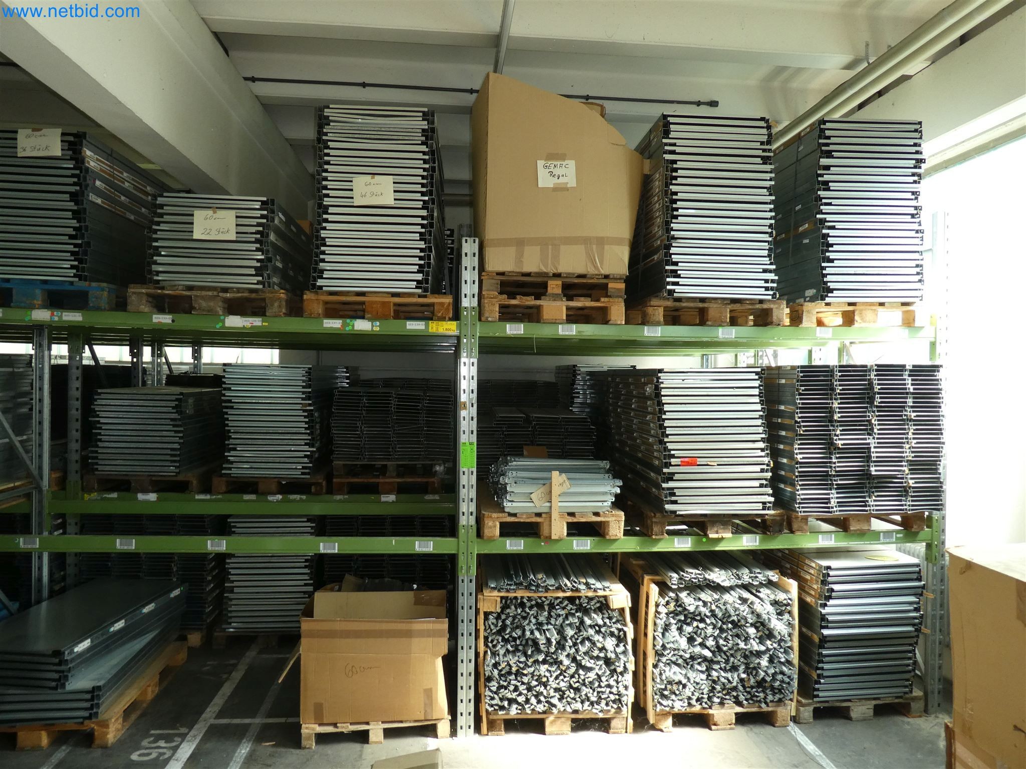 Equipamento operacional, de escritório e comercial para uma empresa de venda por correspondência em linha-1