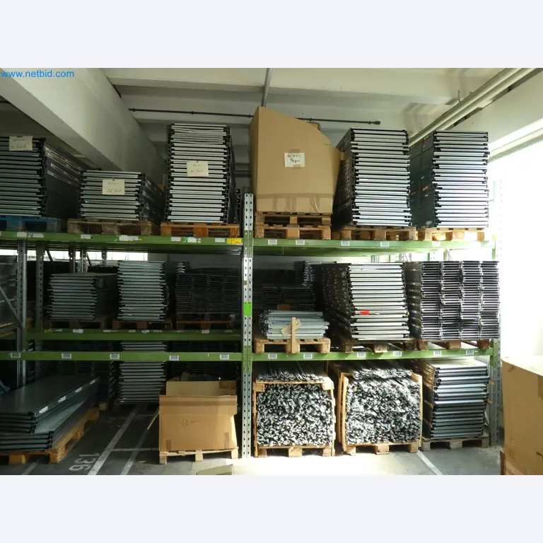 Equipamento operacional, de escritório e comercial para uma empresa de venda por correspondência em linha-1