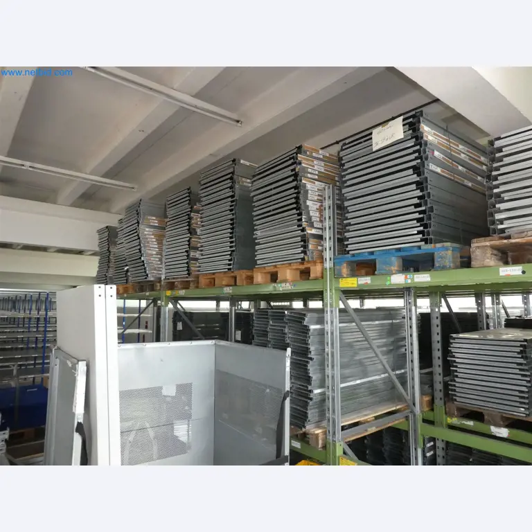 Equipamento operacional, de escritório e comercial para uma empresa de venda por correspondência em linha-3