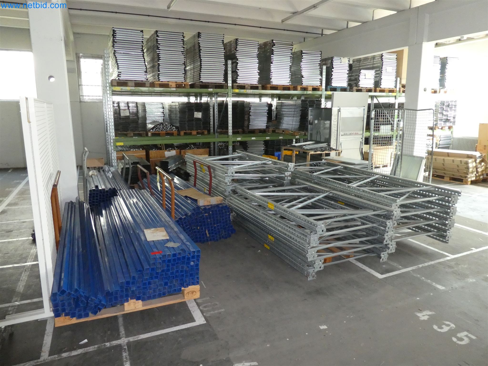 Equipamento operacional, de escritório e comercial para uma empresa de venda por correspondência em linha-4