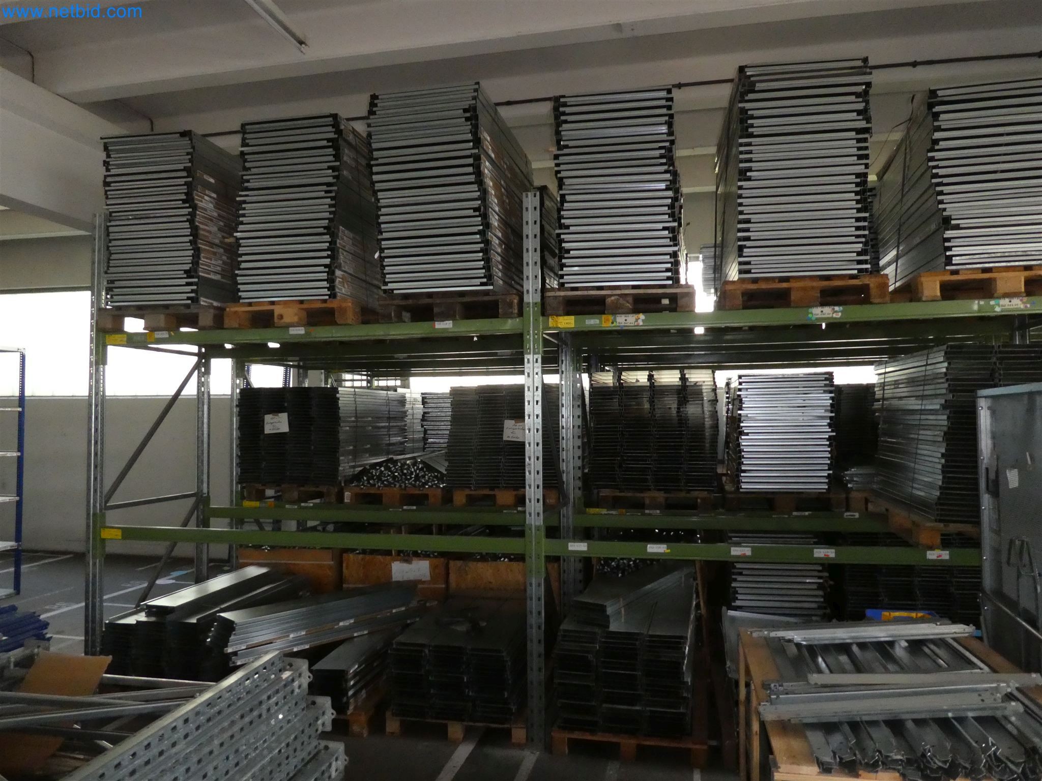 Equipamento operacional, de escritório e comercial para uma empresa de venda por correspondência em linha-7